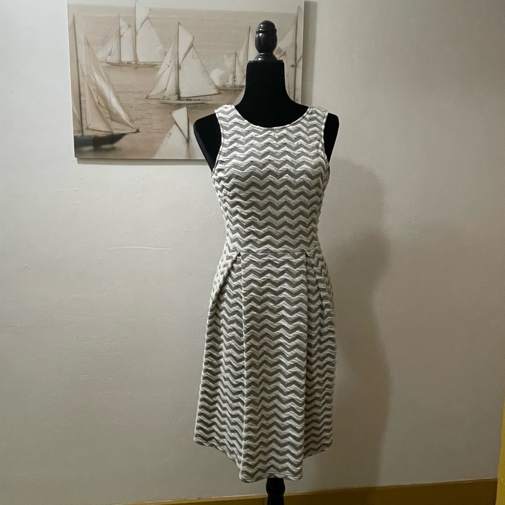 Zigzag Patterned Textured Gray Midi Dress by 41Hawthorn Size: Extra Small XS NWO - Picture 1 of 12